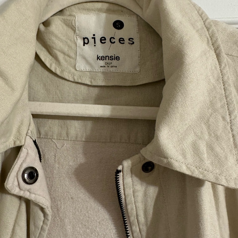 Kenzie jacket size small - Picture 2 of 2